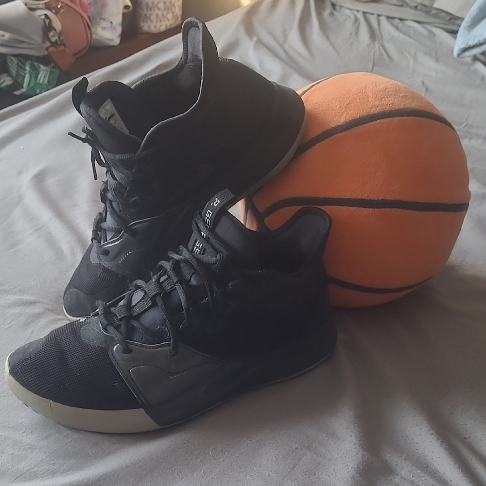 Nike Black and Gray Men's Athletic Shoes